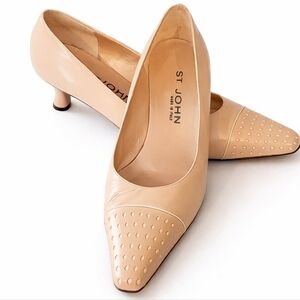 St. John Collection Beige Leather Pointed Toe Kitten Heels